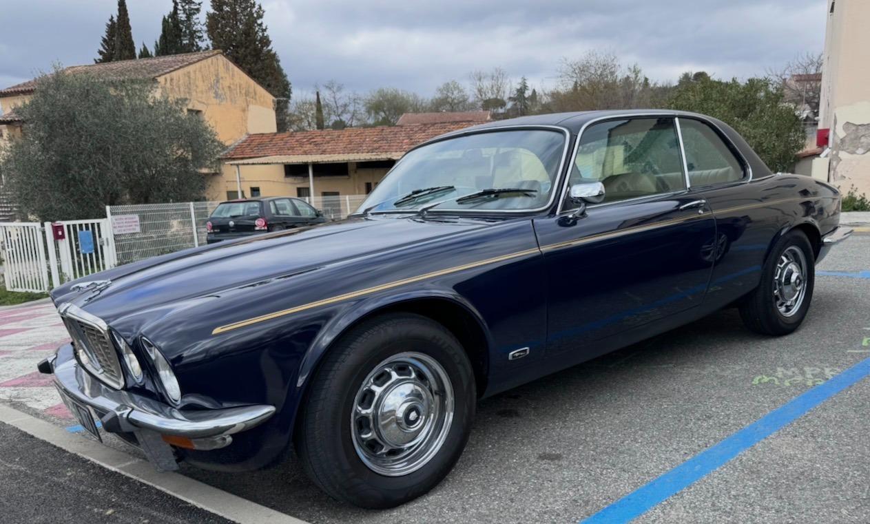 JAGUAR XJ6 Coupé 4.2 L Serie 2 - 1977 LesAnciennes.com