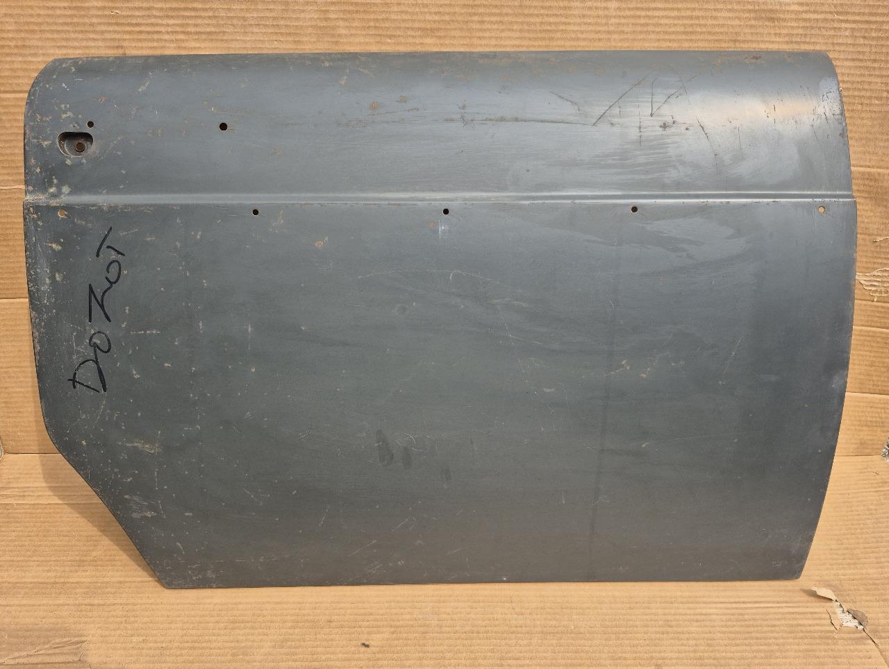 Panneau de porte Ext AR D PEUGEOT 404 LesAnciennes.com