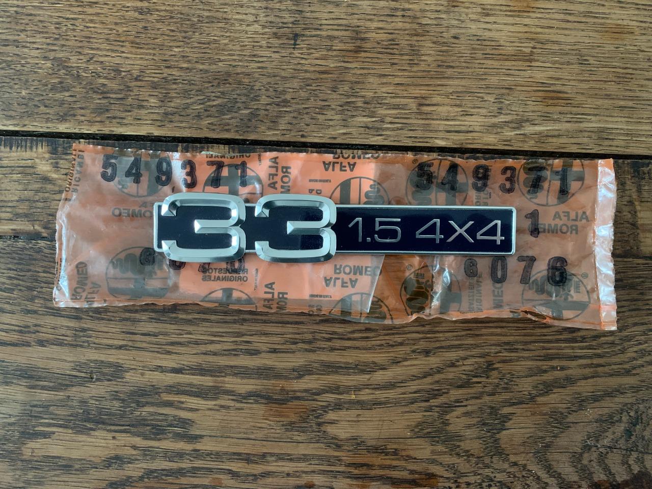 Logo ALFA ROMEO 33 1.5 4X4 neuf LesAnciennes.com