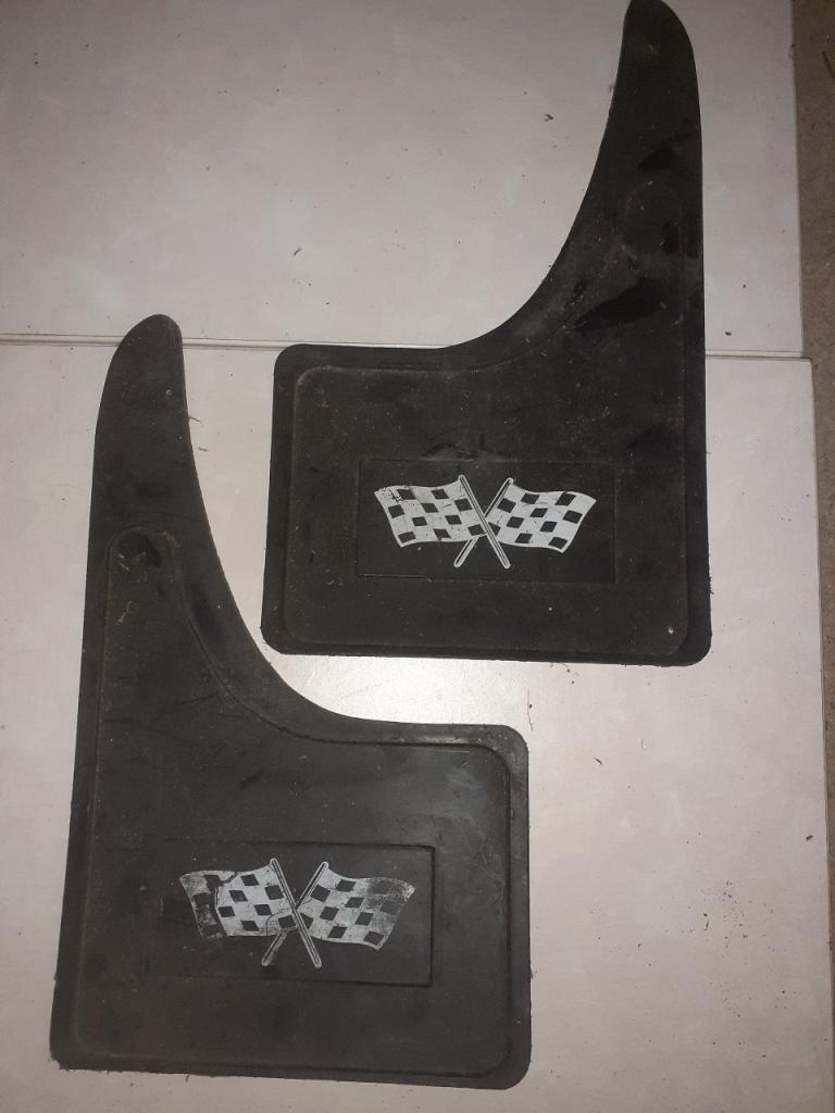 Bavettes PEUGEOT 204 et autres marques LesAnciennes.com