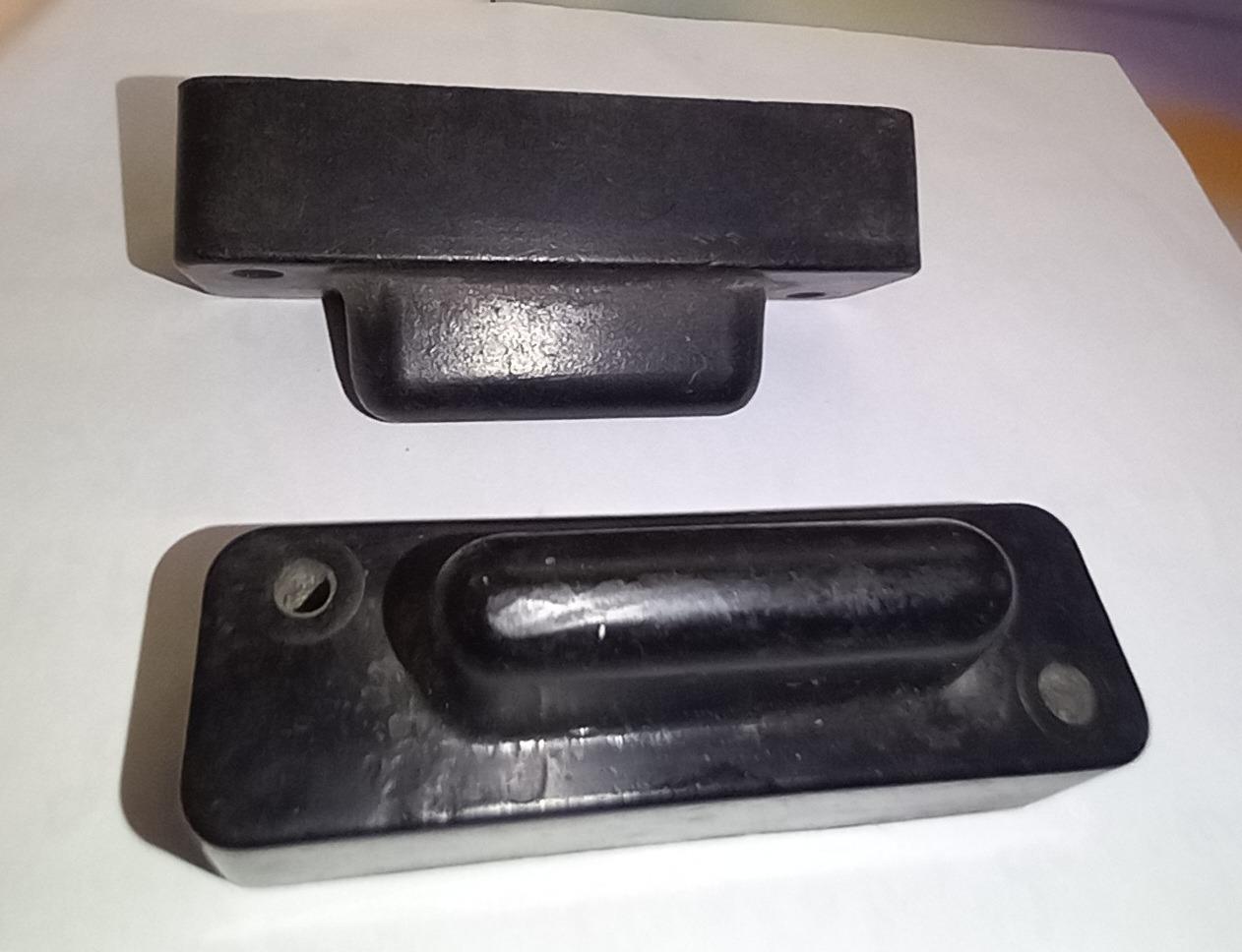 Couvercles raccord bakélite LesAnciennes.com