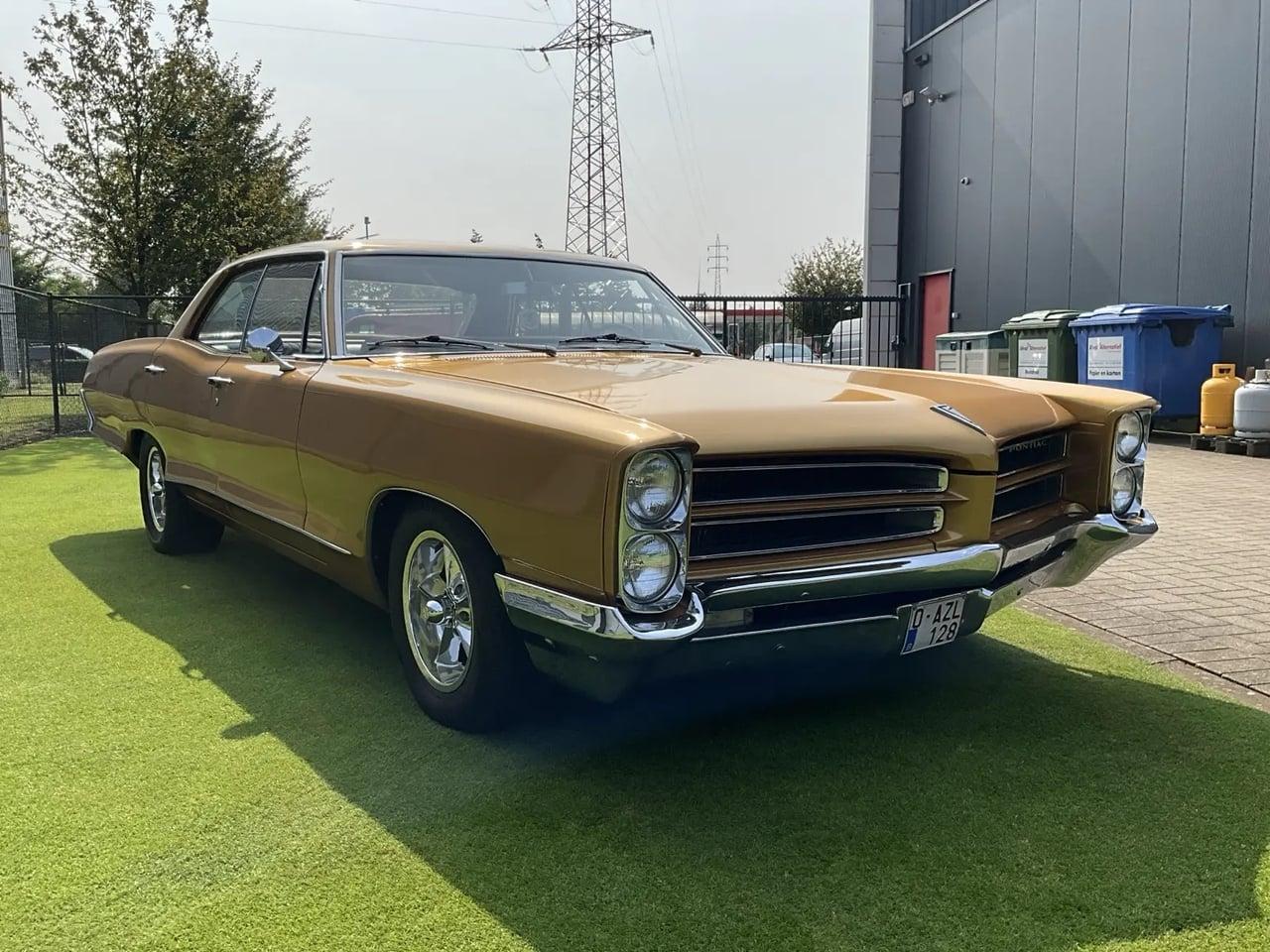 1966 Pontiac Parisienne LesAnciennes.com