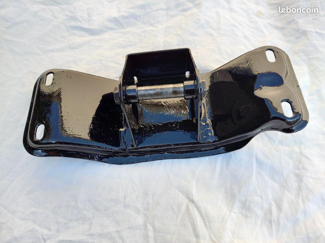 Traverse support ALFA ROMEO Giulia LesAnciennes.com