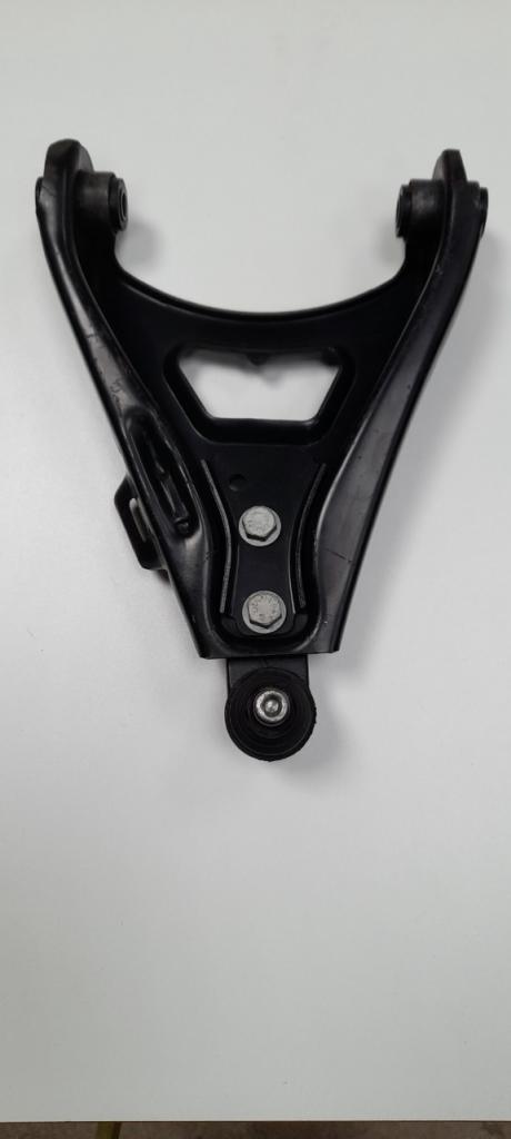 Triangle avant droit Renault Super 5 LesAnciennes.com