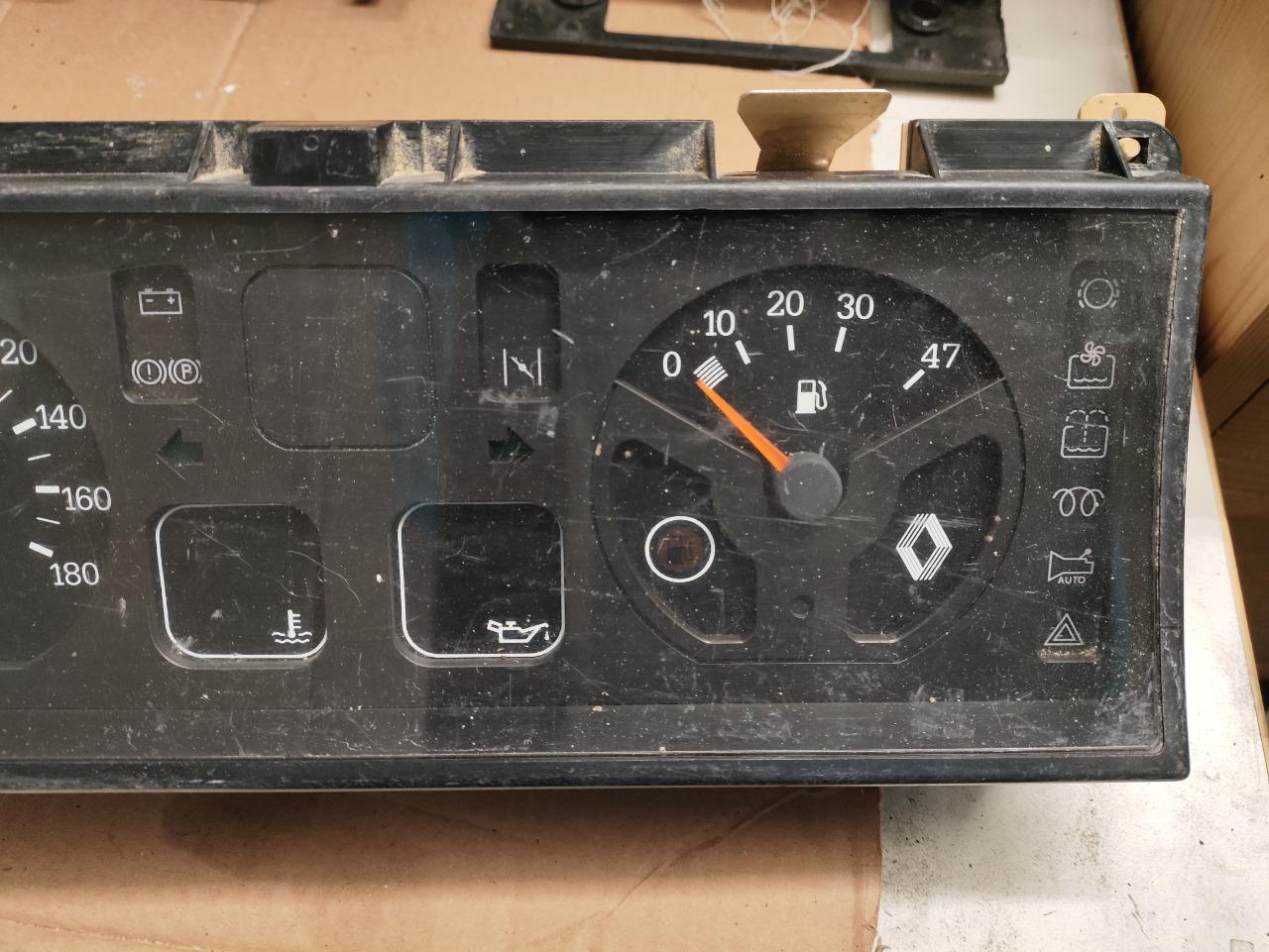Compteur RENAULT 9 11 (R11 R9) LesAnciennes.com