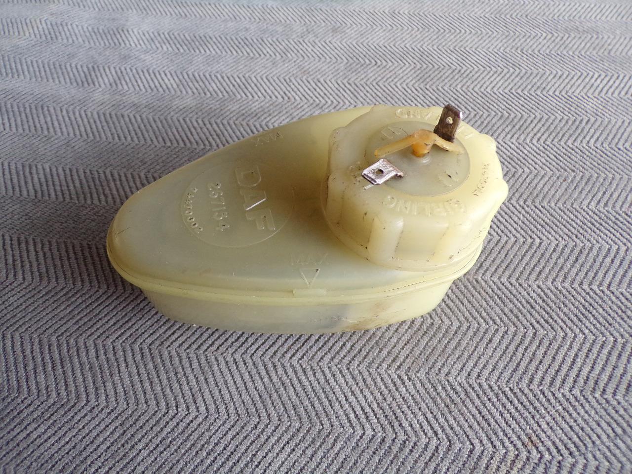 Réservoir liquide de freins DAF LesAnciennes.com