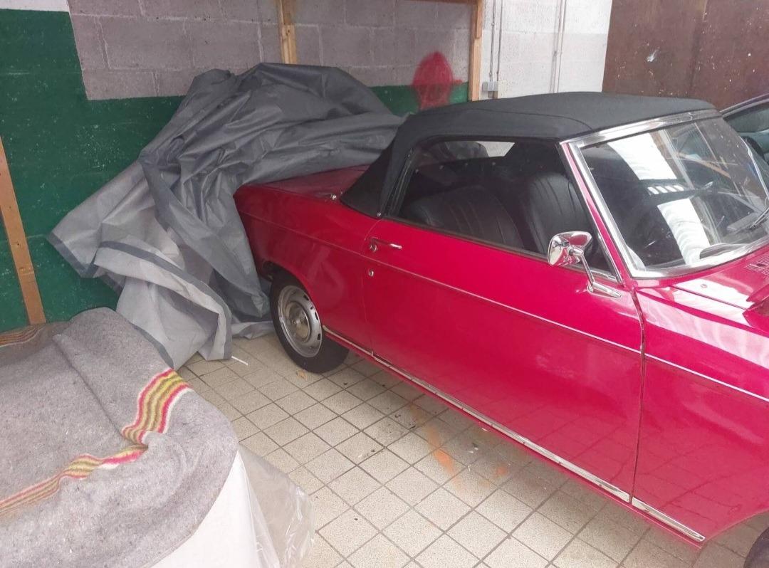 PEUGEOT 204 Cabriolet 1.1 53 cv - 1967 LesAnciennes.com