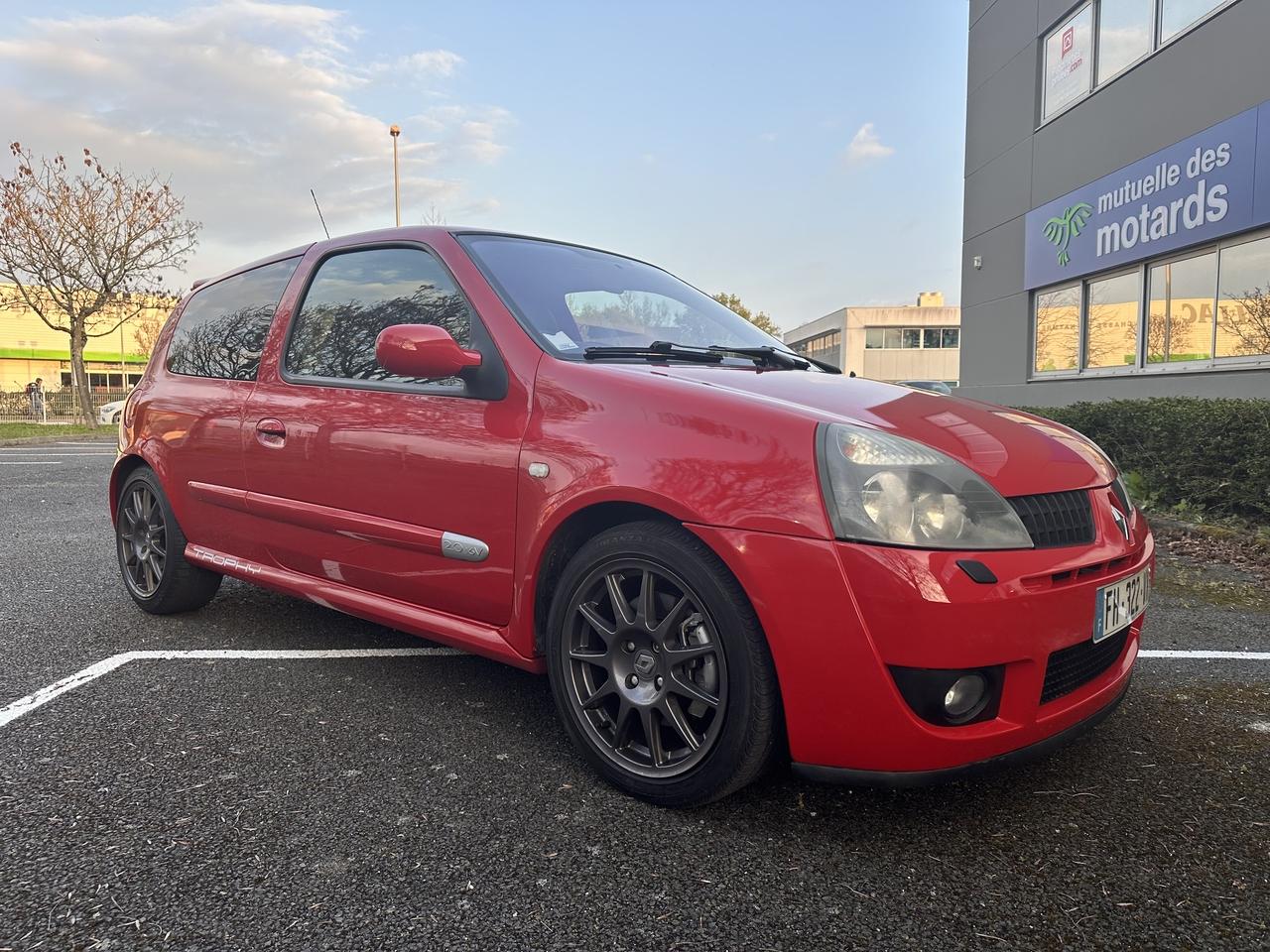 2005 Renault Sport Clio 182 Trophy LesAnciennes.com