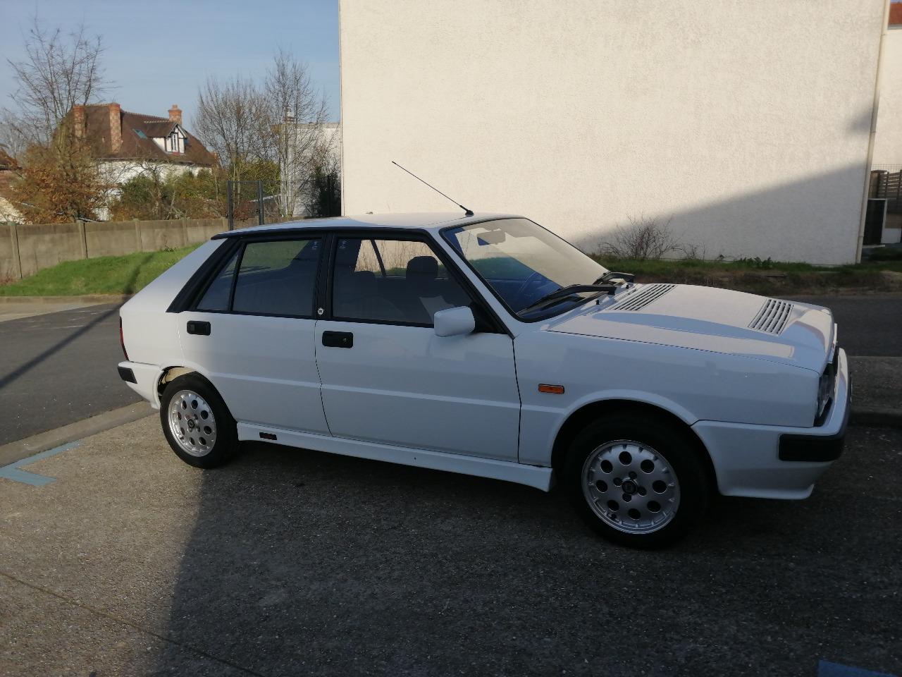 LANCIA Delta HF Turbo - 1992 LesAnciennes.com