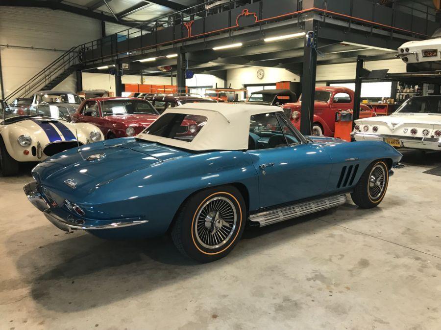 CHEVROLET Corvette C2 Fuel Injected - 1965 LesAnciennes.com