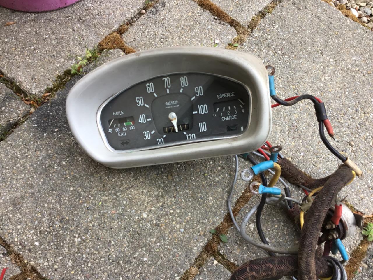 Compteur RENAULT 4CV 4 cv LesAnciennes.com