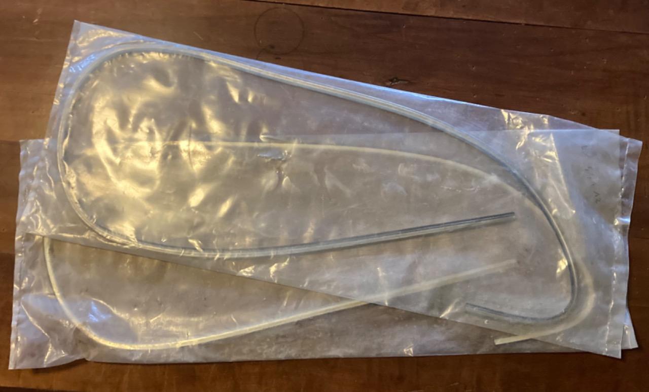 Pare de joncs de phares CITROEN DS LesAnciennes.com