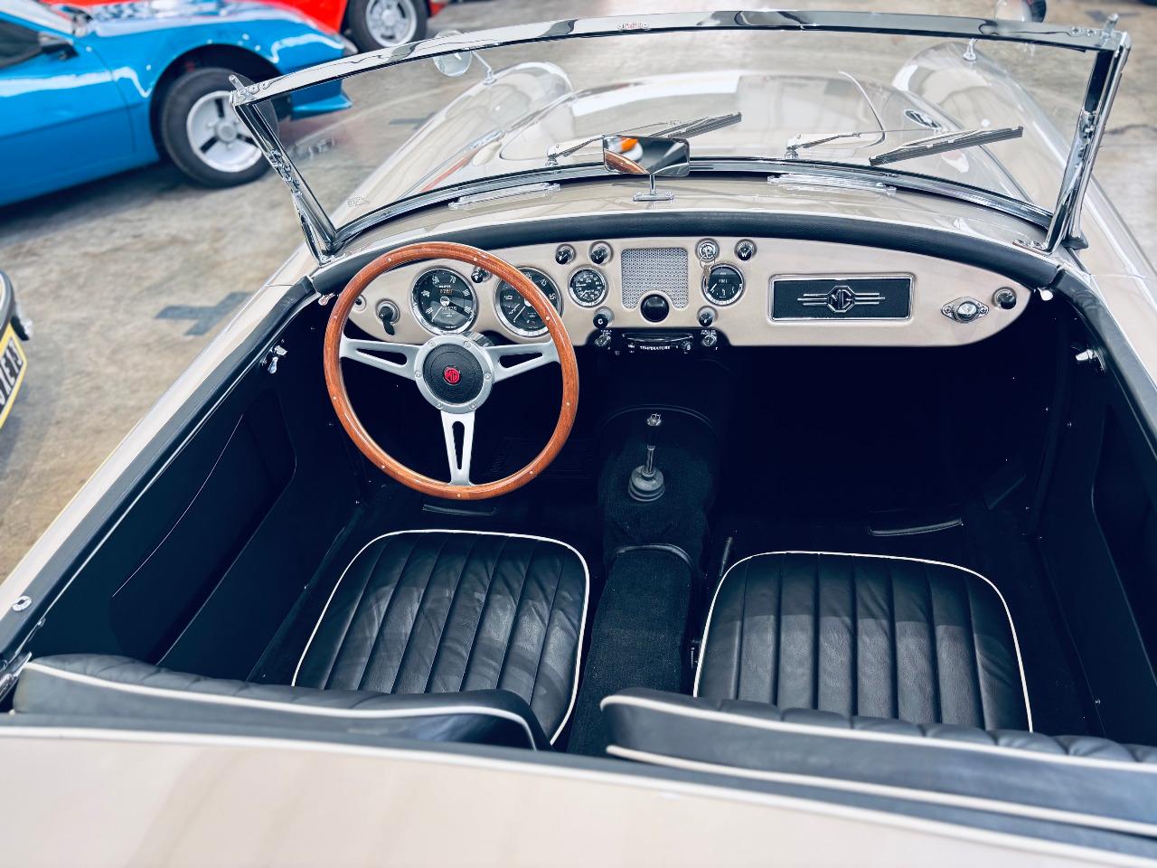 MG MGA 1500 - 1956 LesAnciennes.com