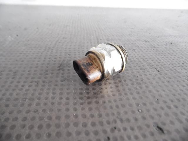CONTACTEUR FEUX RECUL 91461354102 PORSCHE 959 LesAnciennes.com