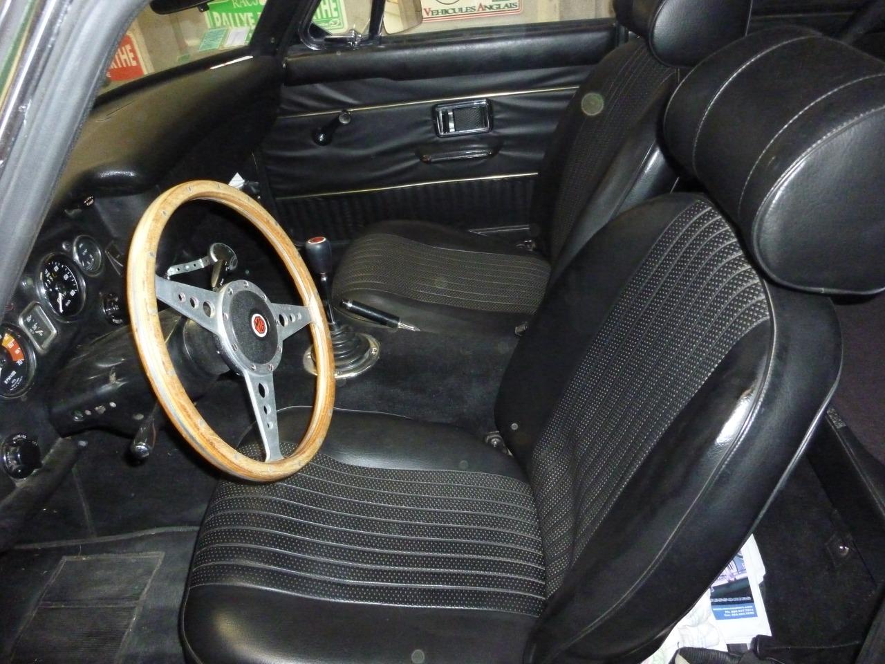 MG MGB GT - 1970 LesAnciennes.com