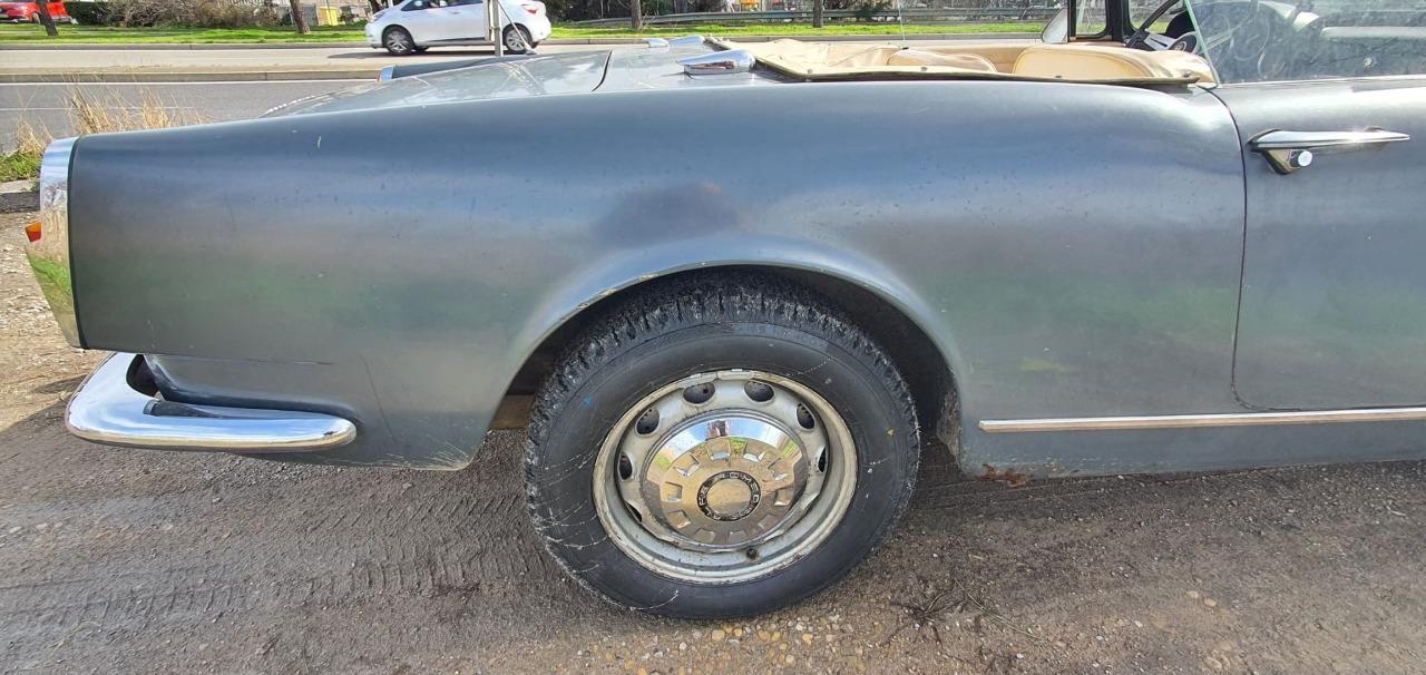 ALFA ROMEO Spider 2600 TOURING - 1964 LesAnciennes.com