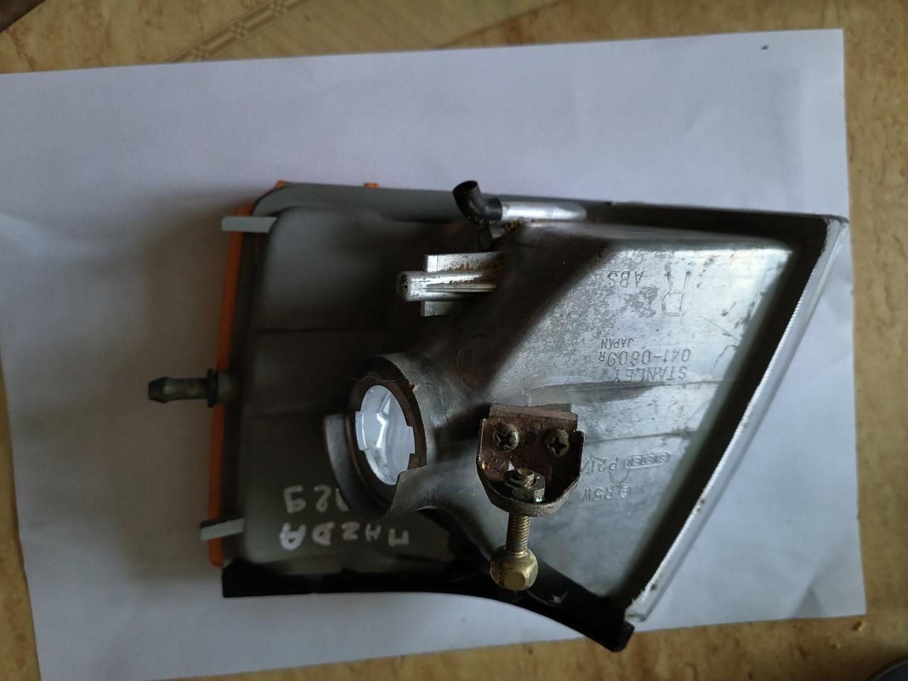 Clignotant MAZDA 929 LesAnciennes.com