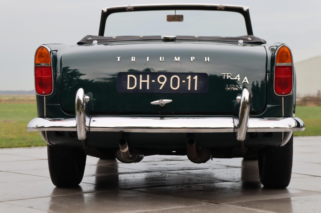 TRIUMPH TR4 A IRS - 1966 LesAnciennes.com