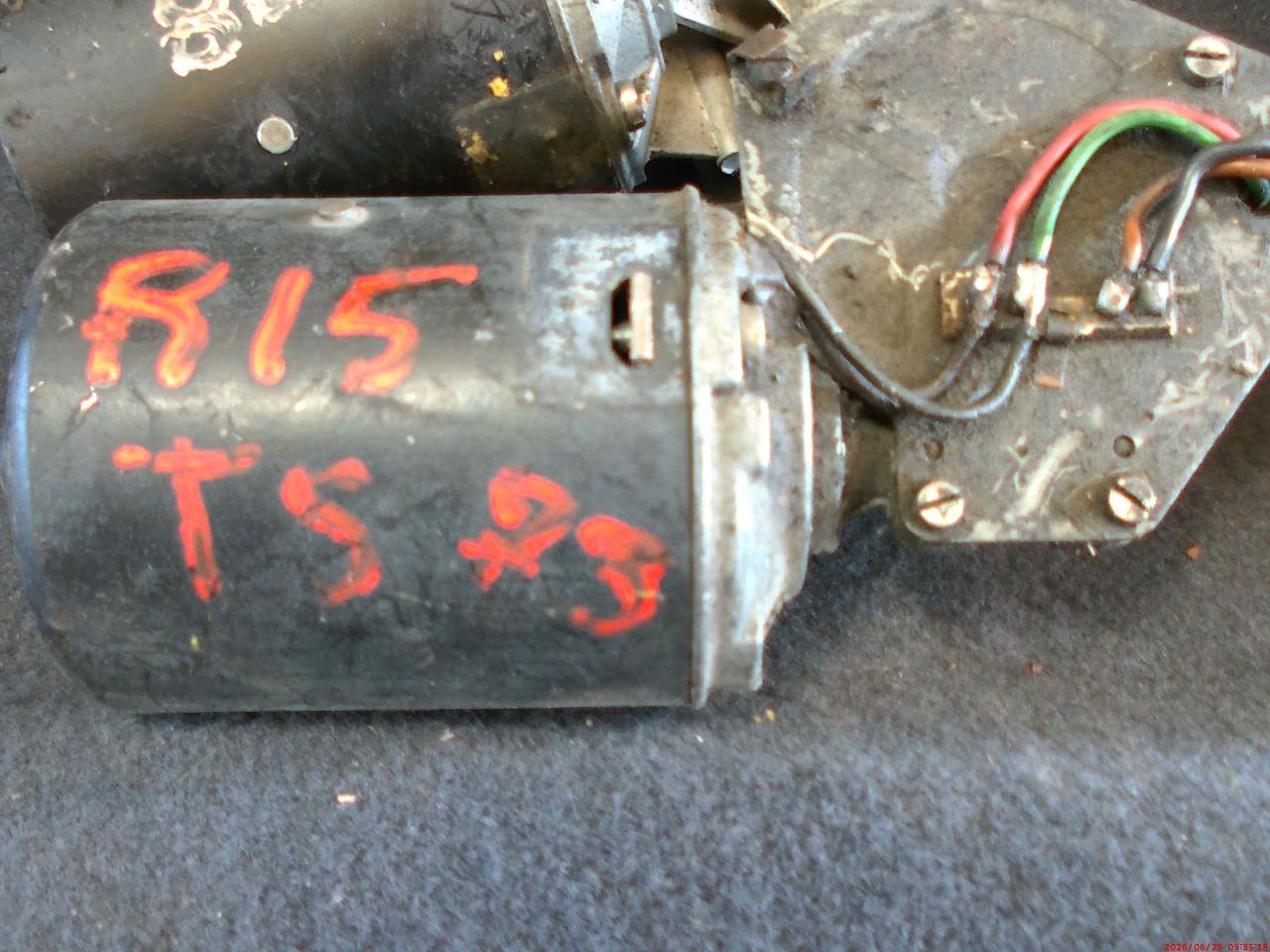 Moteur essuie glace RENAULT 15 (R15) LesAnciennes.com