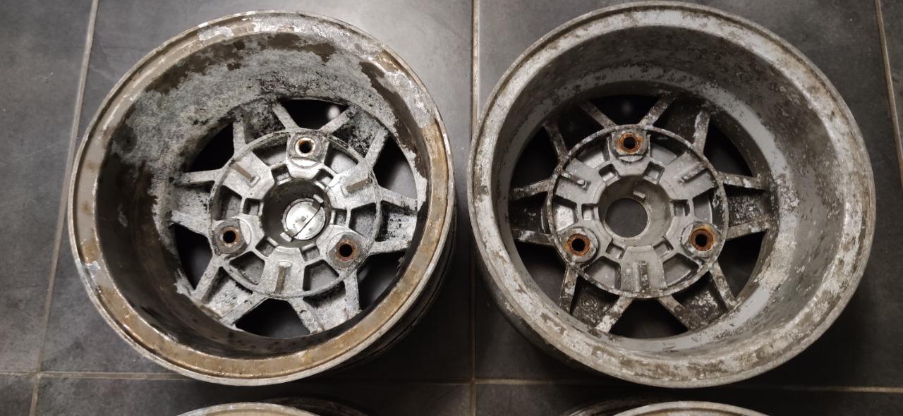 Jantes aluminium RENAULT 12 15 17 18 LesAnciennes.com