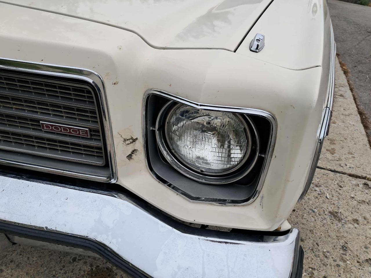 DODGE Coronet crestwood 6 places - 1976 LesAnciennes.com