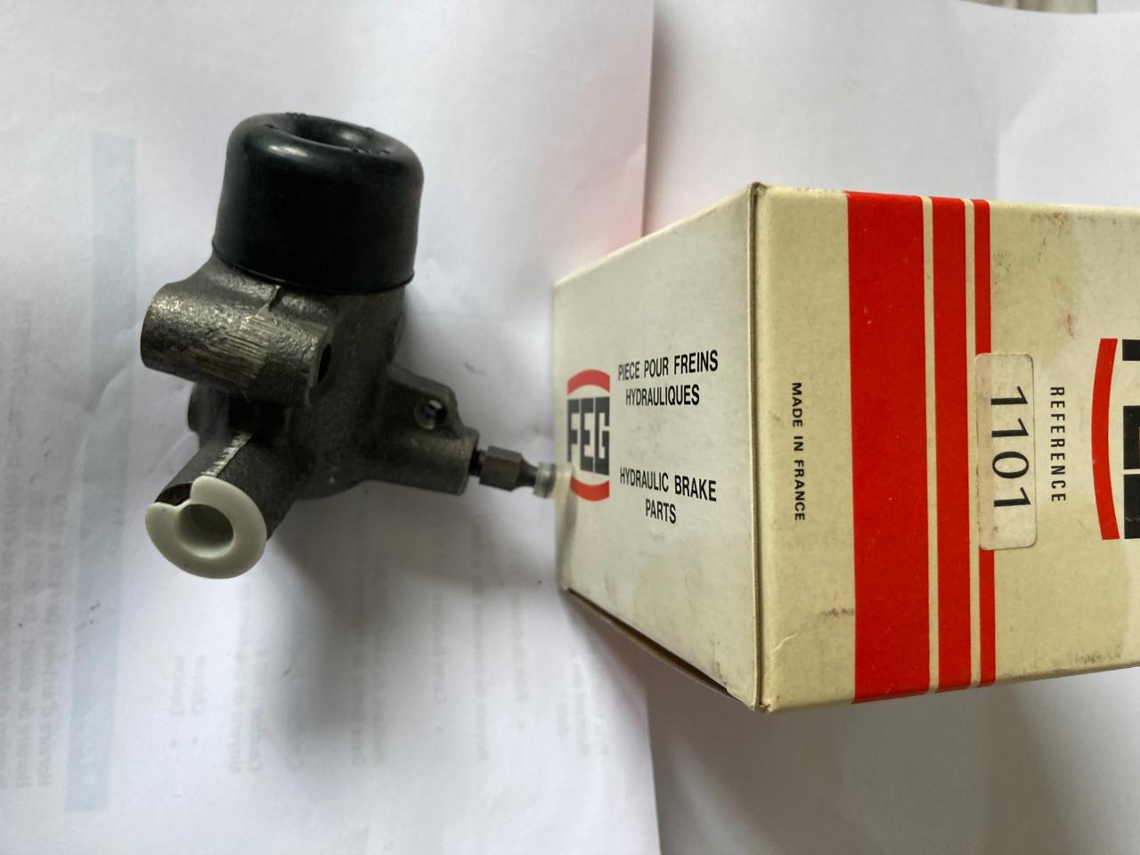 Récepteur embrayage neuf PEUGEOT 204 304 LesAnciennes.com