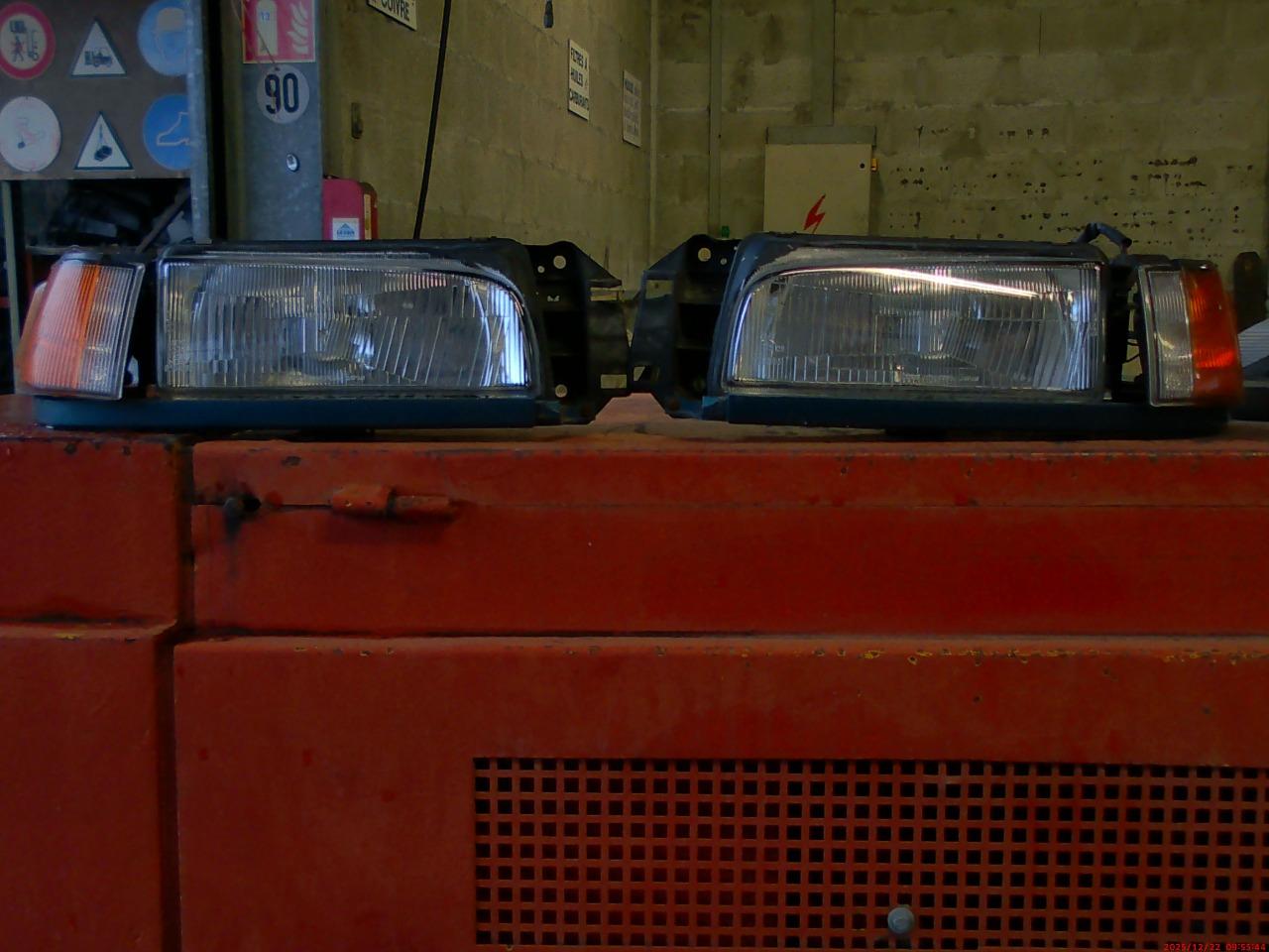 Phares mazda 323 type G LesAnciennes.com