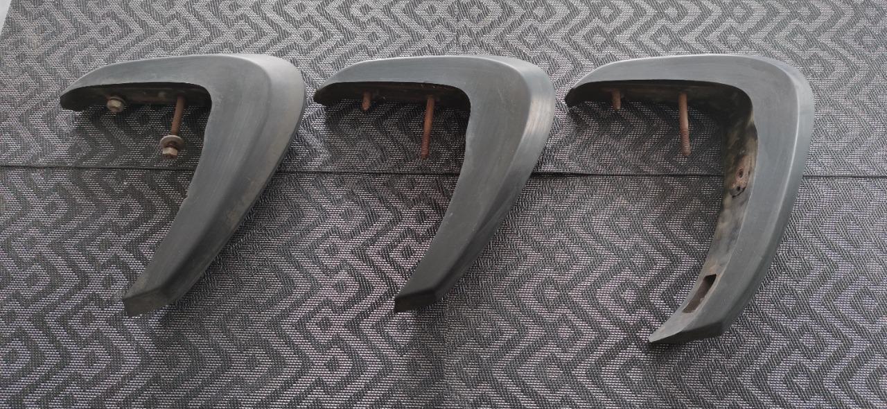 Butoirs de pare chocs avant CITROEN DS LesAnciennes.com