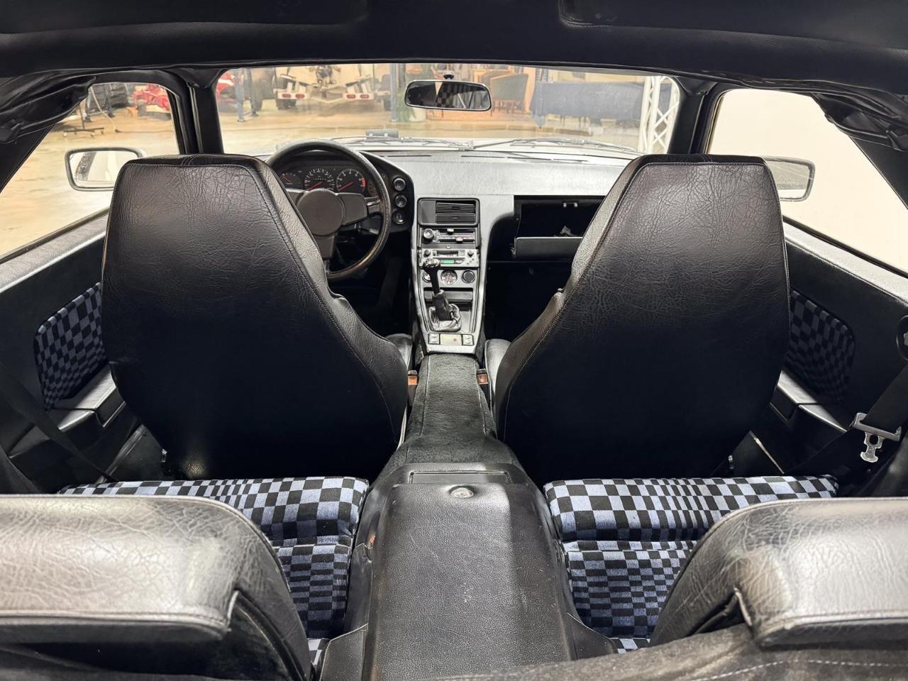 PORSCHE 928 BVM - 1977 LesAnciennes.com