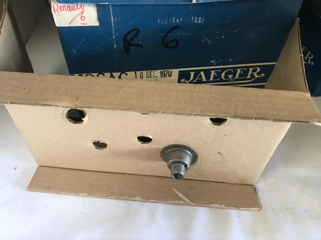 Compteur neuf JAEGER RENAULT R6 LesAnciennes.com