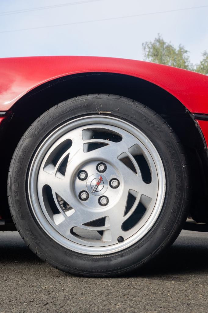 CHEVROLET Corvette C4 Cabriolet - 1990 LesAnciennes.com