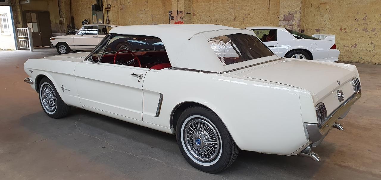 FORD Mustang 289ci code C - 1965 LesAnciennes.com