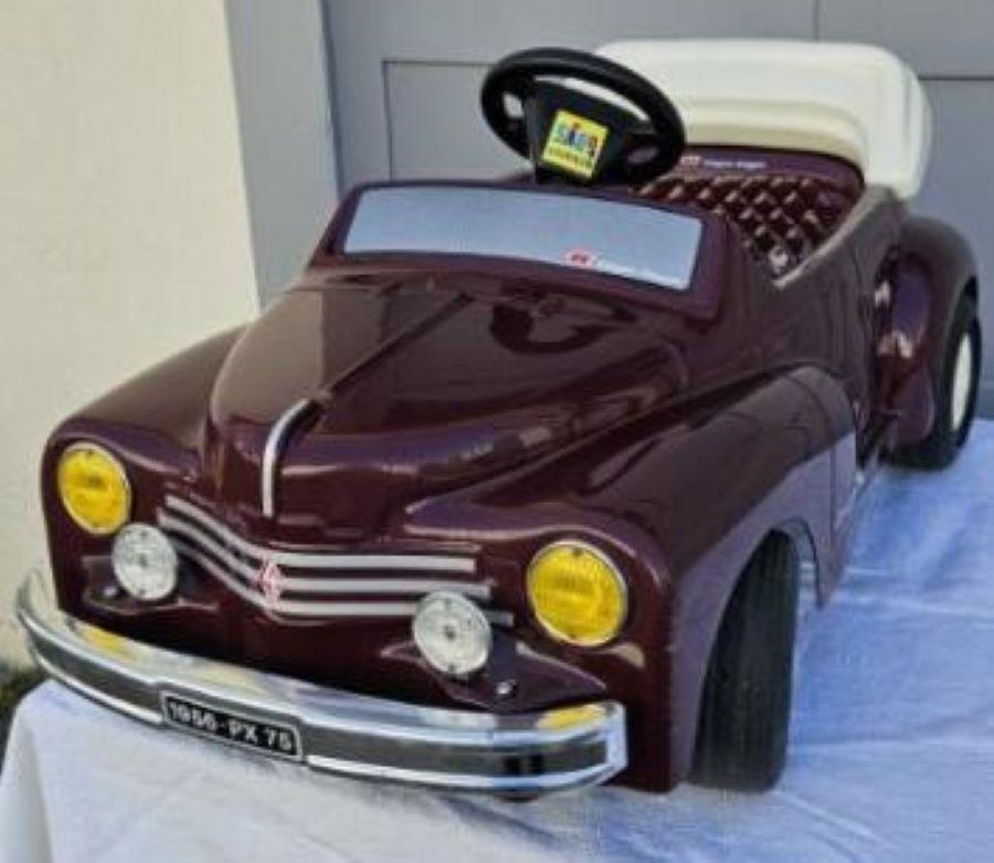RENAULT 4CV LesAnciennes.com