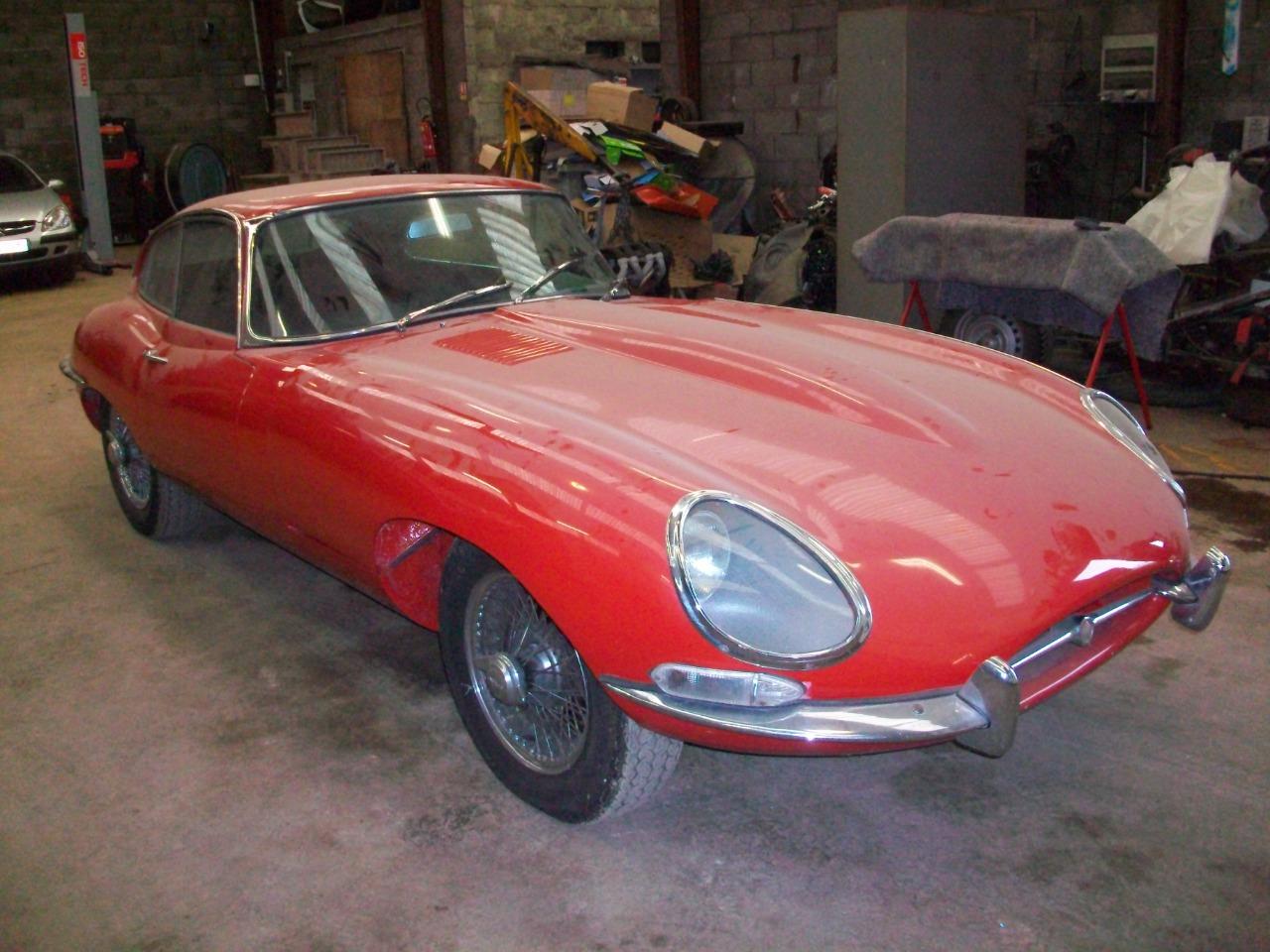 JAGUAR Type E coach - 1961 LesAnciennes.com