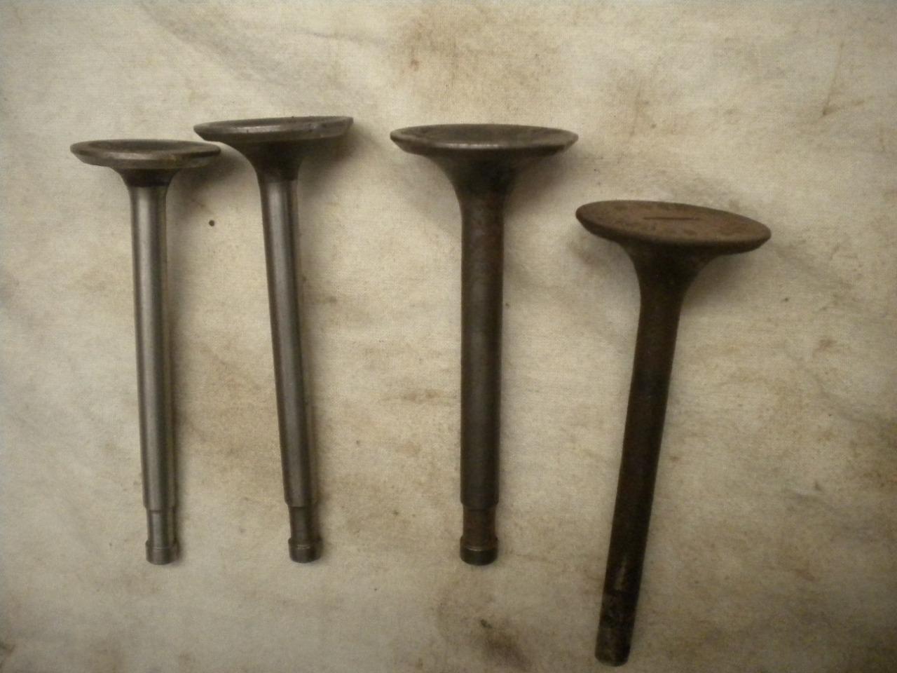 Pièces MONET GOYON lot 4 soupapes moteur LesAnciennes.com
