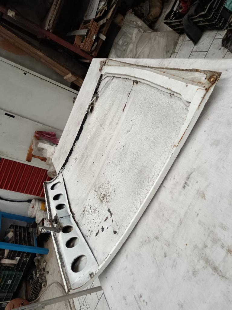 Capot avant d'Alfa Romeo Giulia LesAnciennes.com