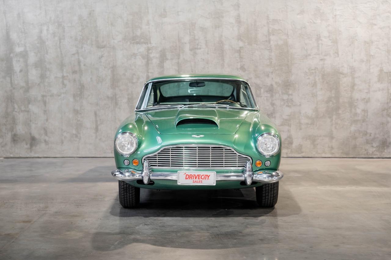 ASTON MARTIN DB4 Série 2 - 1960 LesAnciennes.com