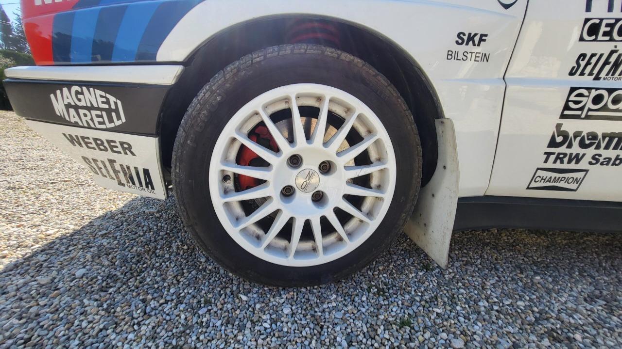 LANCIA Delta HF INTEGRALE - 1989 LesAnciennes.com