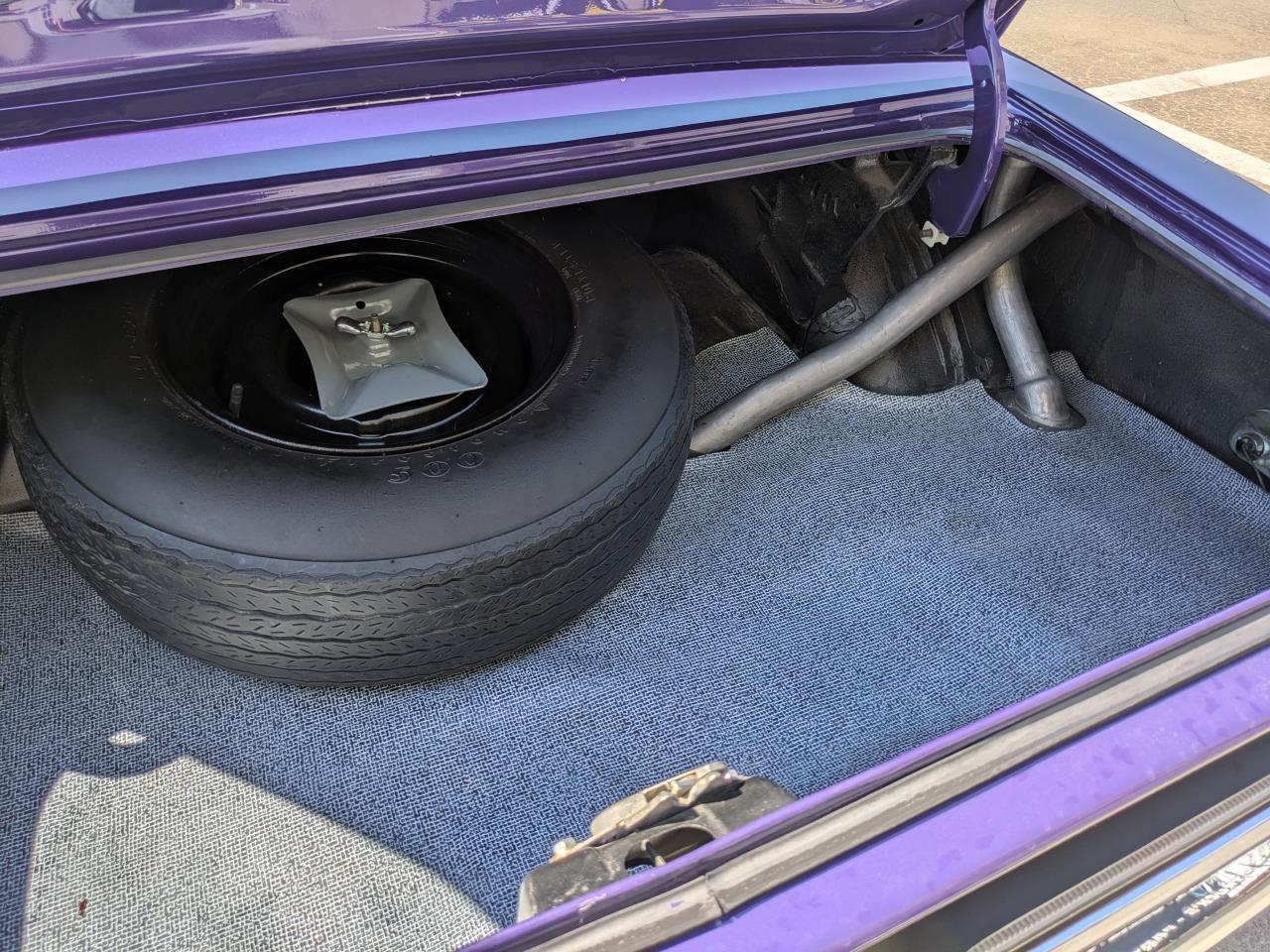 DODGE Challenger 440 six pack R/T - 1971 LesAnciennes.com