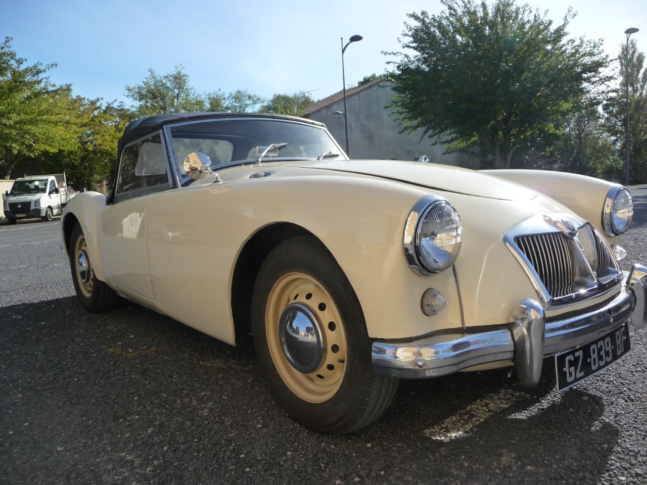 MG MGA cabriolet - 1961 LesAnciennes.com