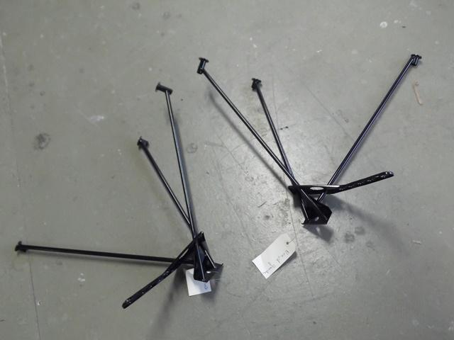 Treillis support capot moteur PEUGEOT 205 T16 EVO LesAnciennes.com