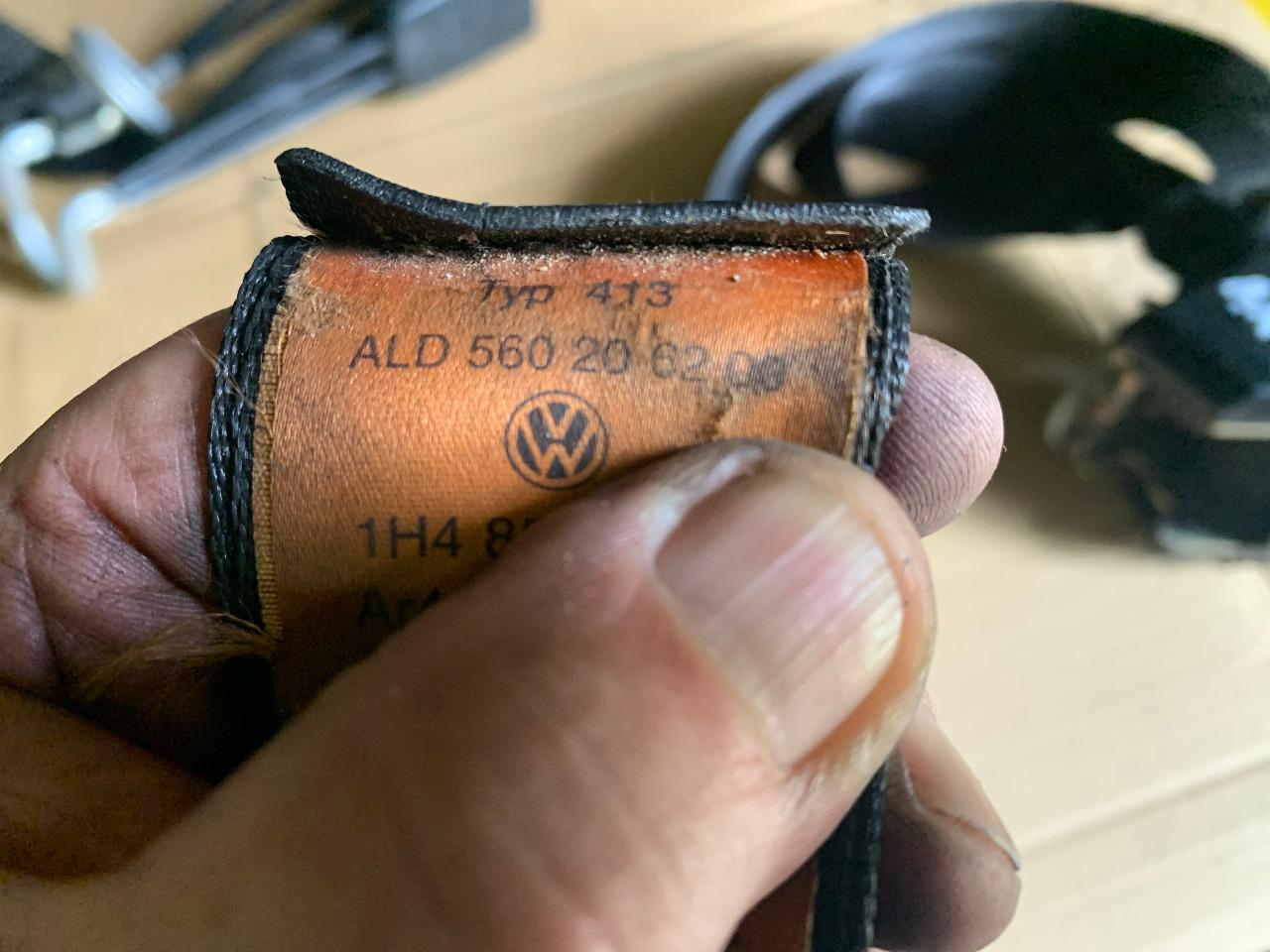 Ceinture sécurité arriéré droite VOLKSWAGEN Golf 3 LesAnciennes.com