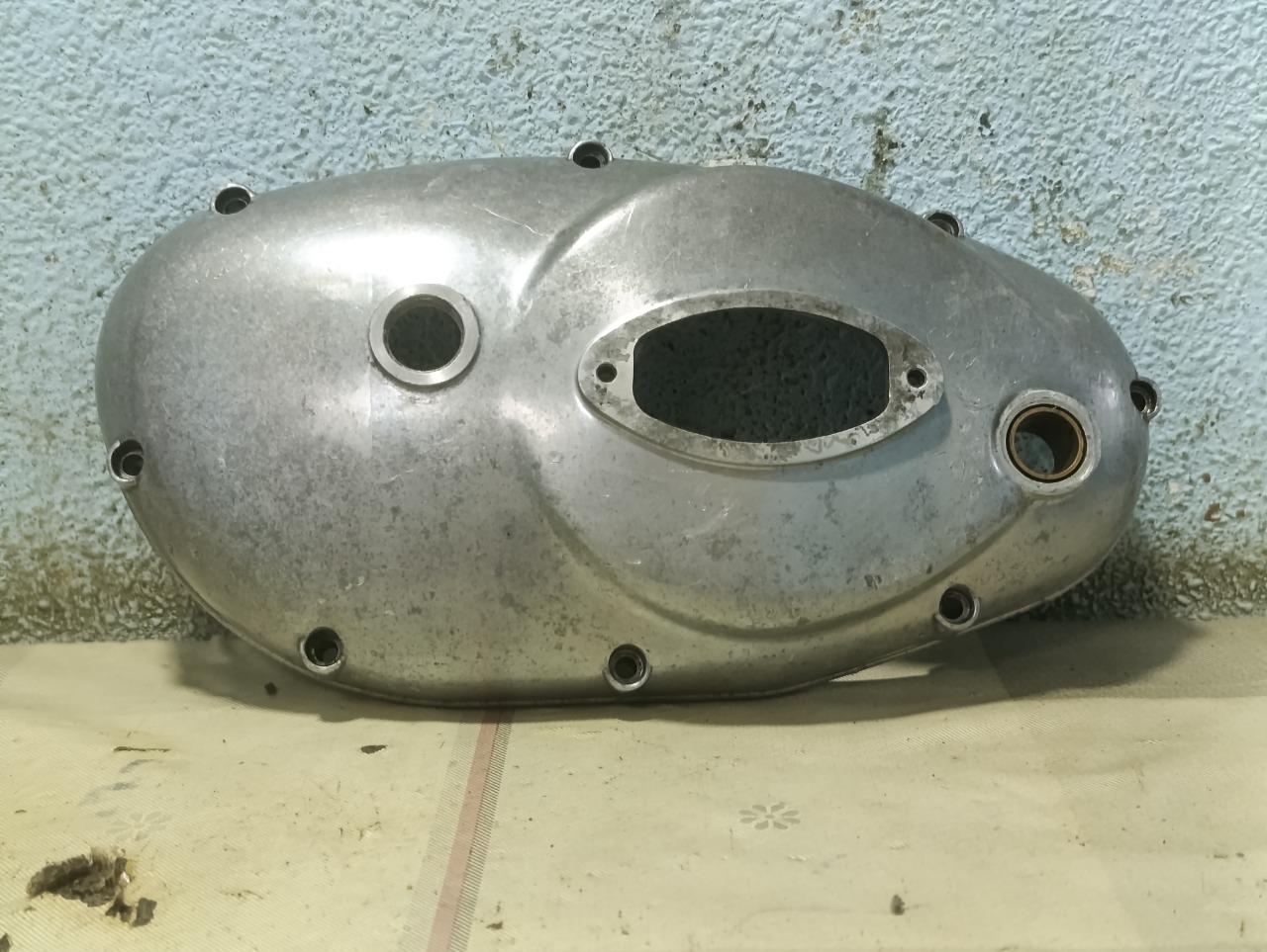 Couvercle d'embrayage Ducati 125, 175, 200, 250 LesAnciennes.com