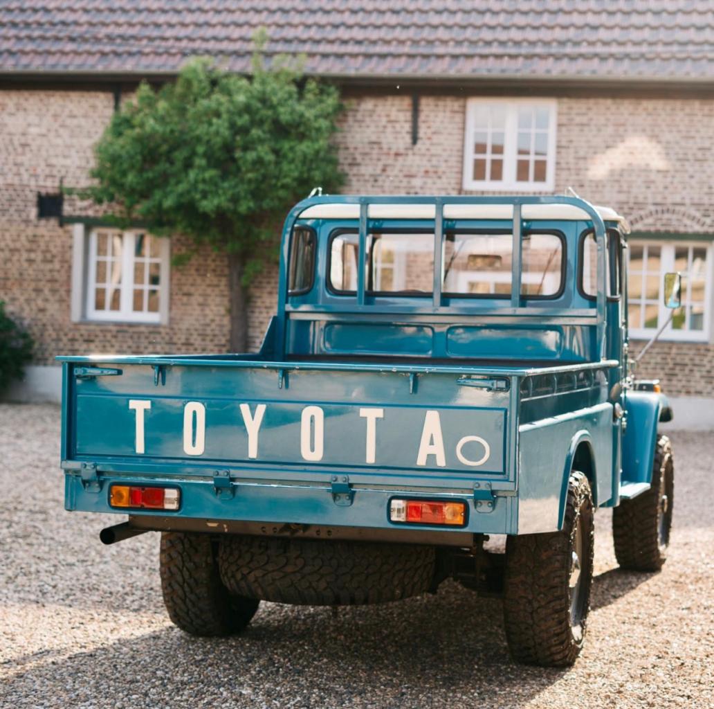 TOYOTA Land Cruiser FJ45 - 1976 LesAnciennes.com
