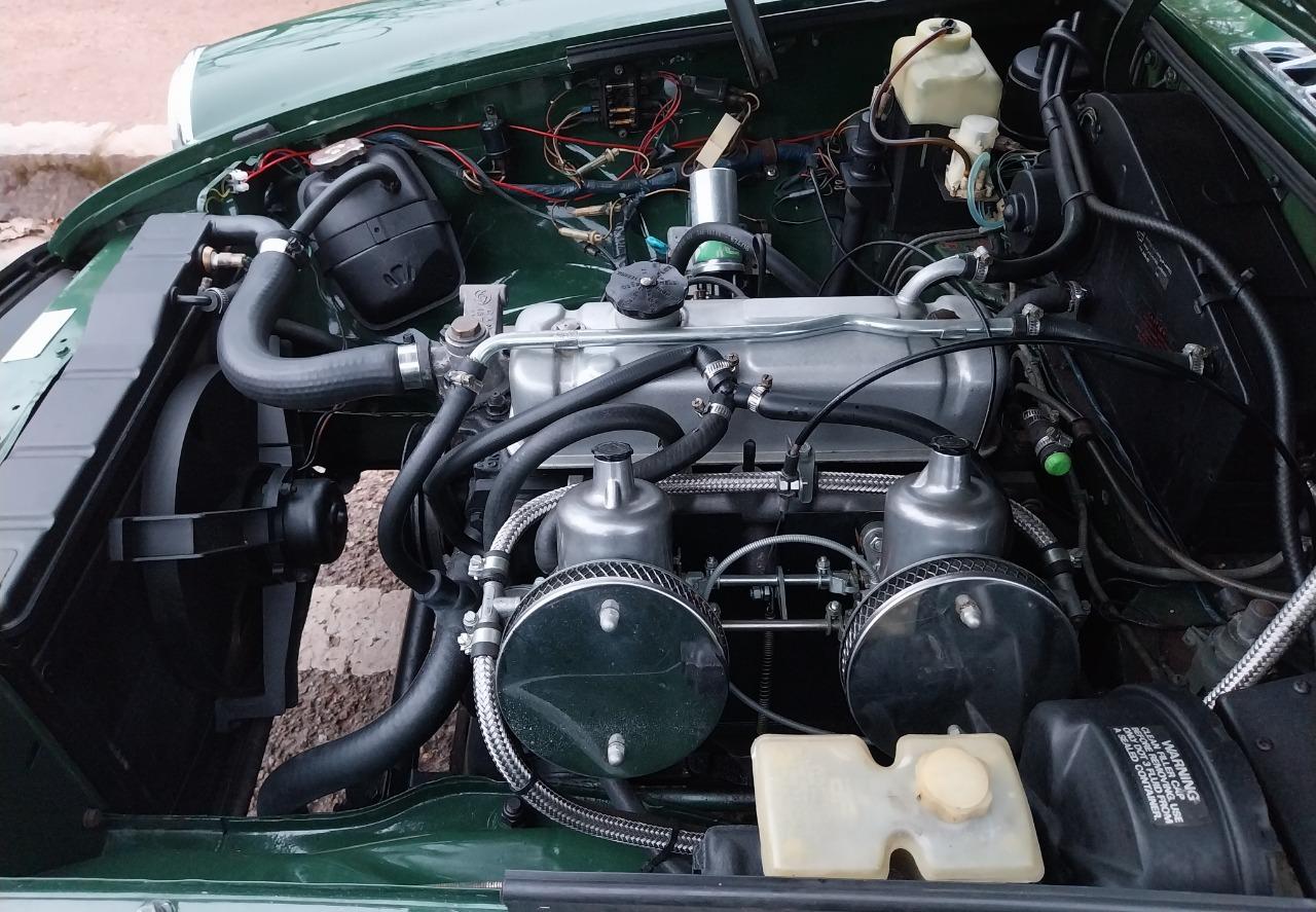 MG MGB Cabriolet - 1977 LesAnciennes.com