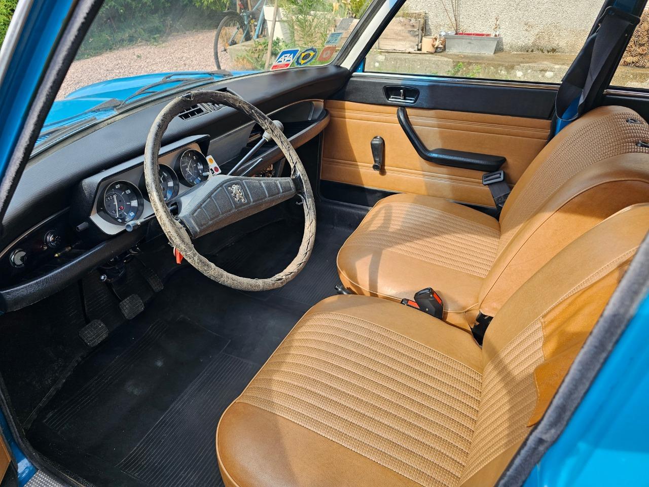 PEUGEOT 204 Break diesel - 1975 LesAnciennes.com