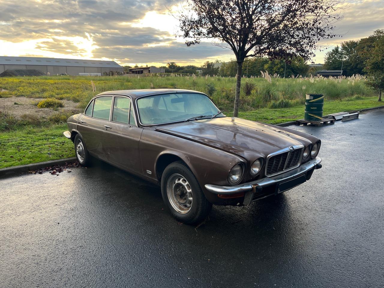 Rétroviseur Droit Pour Jaguar XJ Série 2 - Occasion En Bon État De Fonctionnement - Quelques Marques D'Usage