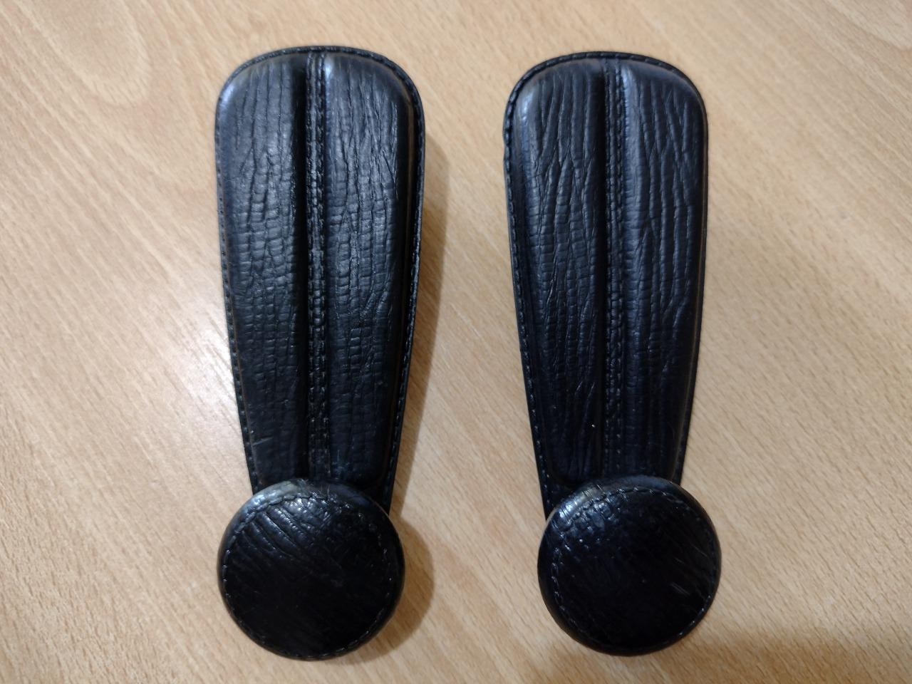 Paire de manivelles de lève-vitre LesAnciennes.com