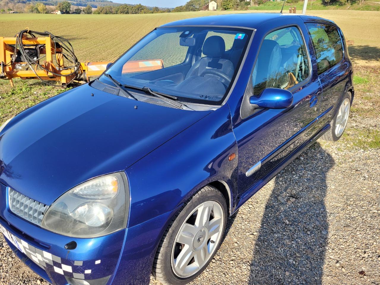 RENAULT Clio RS - 2001 LesAnciennes.com