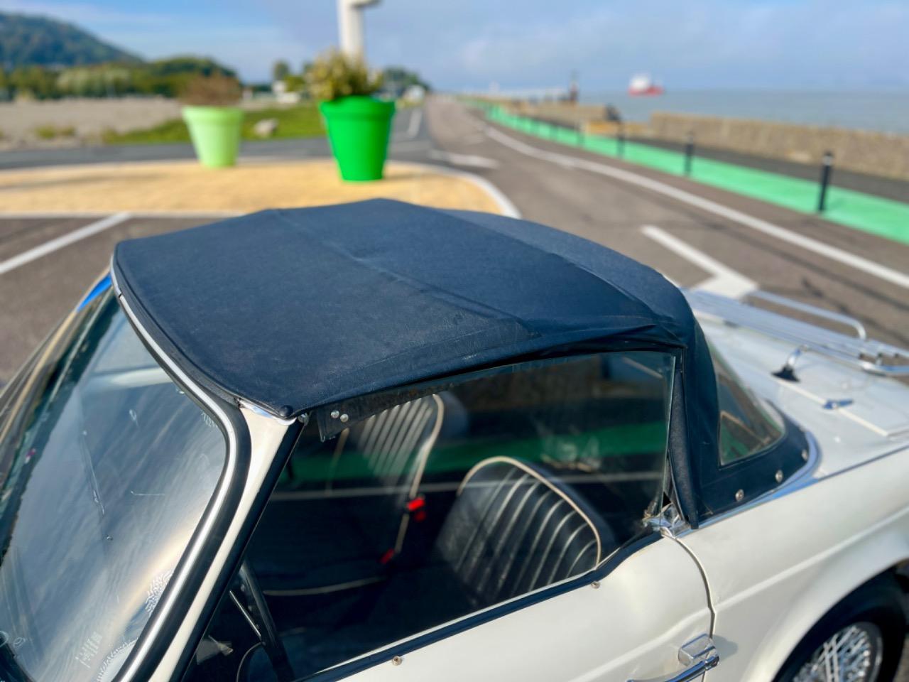 TRIUMPH TR4 OVERDRIVE - 1963 LesAnciennes.com
